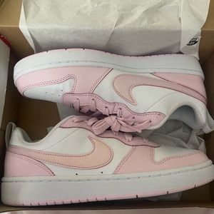 Nike court borough low 2